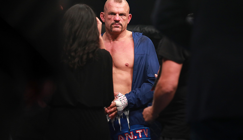 Tito Ortiz Knocks Out Chuck Liddell In Unnecessary Fight