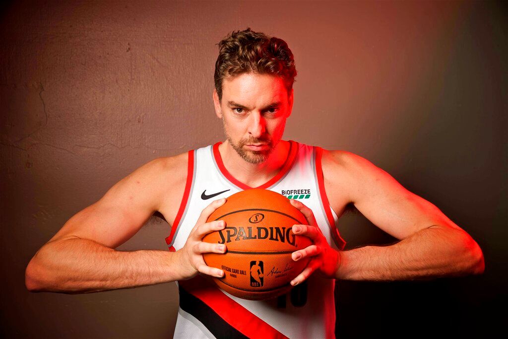 NBA Injury Report: Pau Gasol Leaves Blazers After Unsuccessful Recovery From Surgery