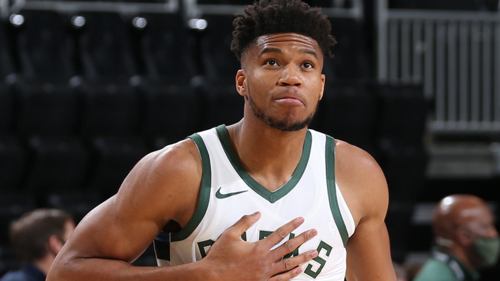 NBA Free Agency Report: Giannis Antetokounmpo signs supermax extension with Milwaukee